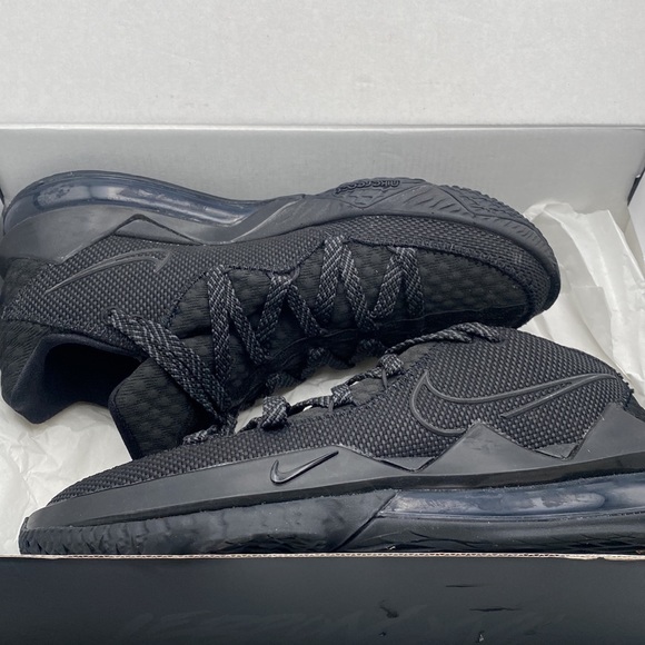 NIKE LEBRON XVII LOW Unisex Black Athletic Sneakers Size Men 8.5 Women 10 - Picture 2 of 12